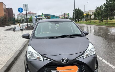 Toyota Vitz, 2019 год, 1 022 000 рублей, 5 фотография