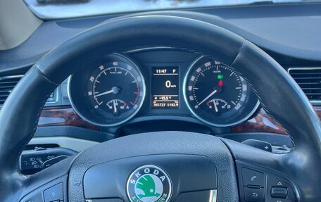 Skoda Superb III рестайлинг, 2011 год, 1 300 000 рублей, 11 фотография