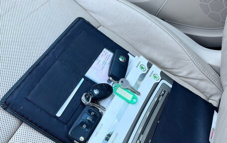 Skoda Superb III рестайлинг, 2011 год, 1 300 000 рублей, 19 фотография