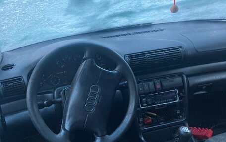 Audi A4, 1995 год, 70 000 рублей, 10 фотография