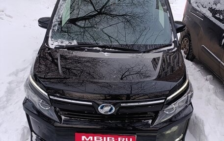 Toyota Voxy III, 2016 год, 1 855 555 рублей, 1 фотография