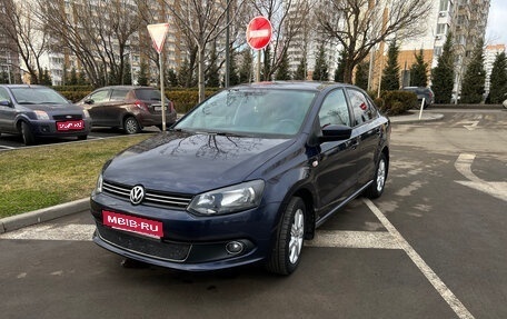 Volkswagen Polo VI (EU Market), 2013 год, 900 000 рублей, 1 фотография