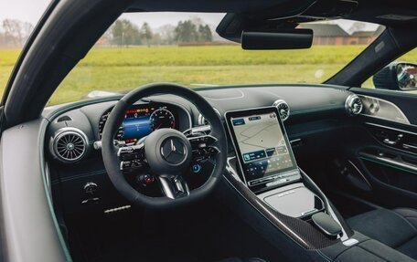 Mercedes-Benz AMG GT, 2025 год, 41 000 000 рублей, 14 фотография