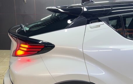 Toyota C-HR I рестайлинг, 2021 год, 2 600 000 рублей, 9 фотография