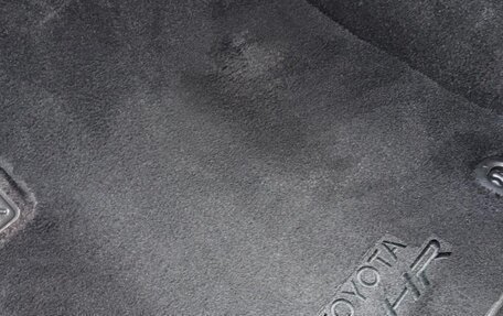 Toyota C-HR I рестайлинг, 2021 год, 2 600 000 рублей, 5 фотография