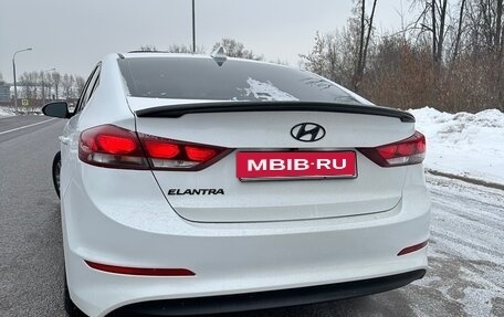 Hyundai Elantra VI рестайлинг, 2018 год, 1 350 000 рублей, 4 фотография