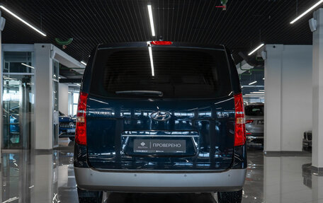 Hyundai H-1 II рестайлинг, 2020 год, 3 200 000 рублей, 6 фотография