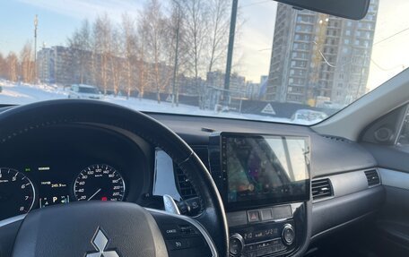 Mitsubishi Outlander III рестайлинг 3, 2014 год, 1 350 000 рублей, 12 фотография