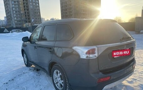 Mitsubishi Outlander III рестайлинг 3, 2014 год, 1 350 000 рублей, 7 фотография