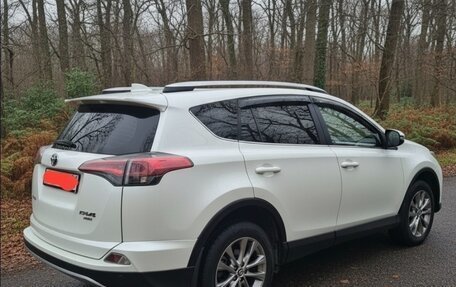 Toyota RAV4, 2016 год, 3 100 000 рублей, 3 фотография