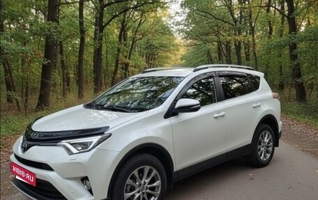 Toyota RAV4, 2016 год, 3 100 000 рублей, 4 фотография