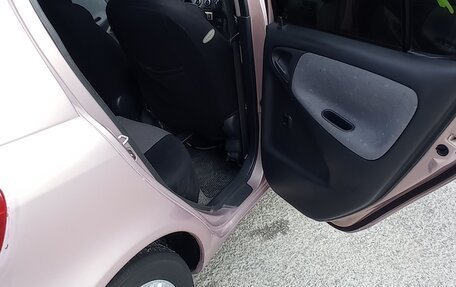 Toyota Vitz, 2000 год, 400 000 рублей, 17 фотография