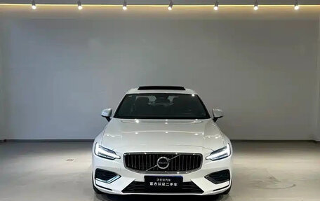 Volvo S60 III, 2024 год, 4 290 000 рублей, 2 фотография