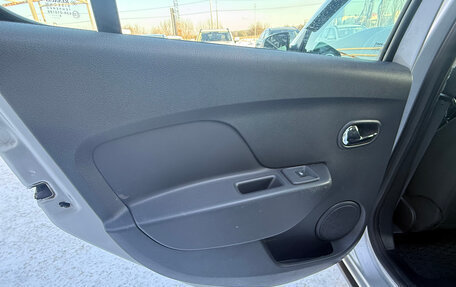 Renault Sandero II рестайлинг, 2016 год, 955 000 рублей, 17 фотография