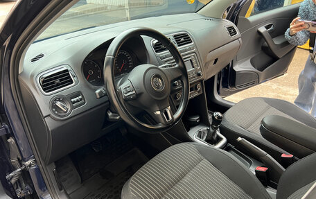 Volkswagen Polo VI (EU Market), 2013 год, 900 000 рублей, 11 фотография