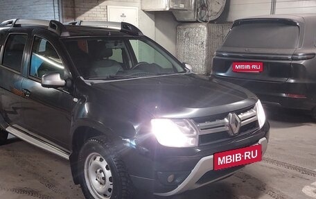 Renault Duster I рестайлинг, 2017 год, 950 000 рублей, 2 фотография