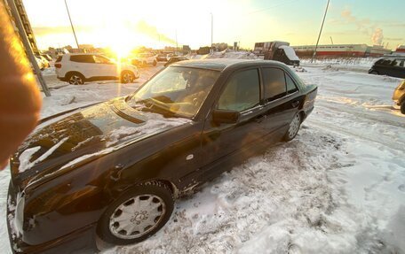 Mercedes-Benz E-Класс, 1996 год, 245 000 рублей, 5 фотография