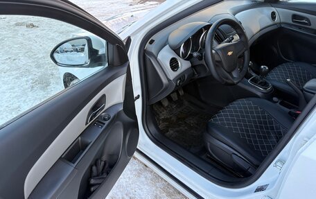 Chevrolet Cruze II, 2013 год, 640 000 рублей, 9 фотография