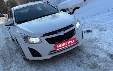 Chevrolet Cruze II, 2013 год, 640 000 рублей, 2 фотография