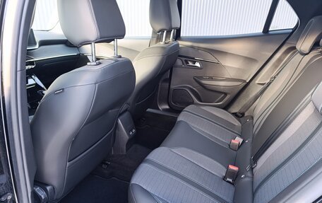 Peugeot 2008 II, 2021 год, 1 748 000 рублей, 8 фотография