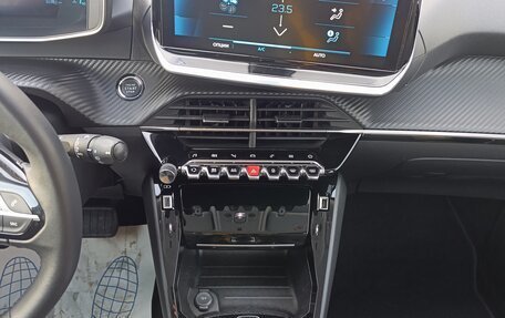 Peugeot 2008 II, 2021 год, 1 748 000 рублей, 11 фотография