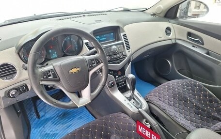 Chevrolet Cruze II, 2010 год, 565 000 рублей, 8 фотография
