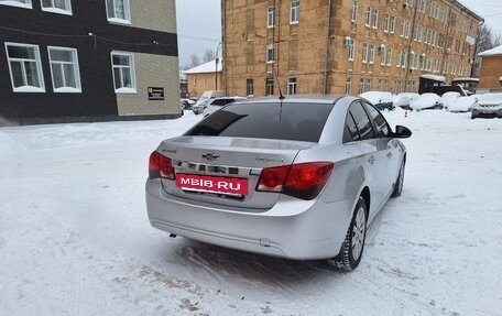 Chevrolet Cruze II, 2010 год, 565 000 рублей, 4 фотография