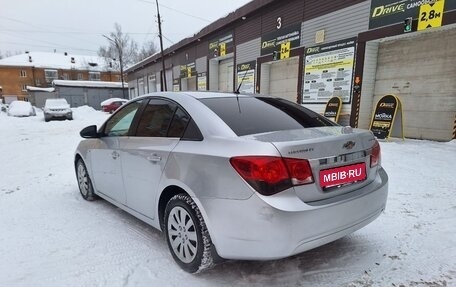 Chevrolet Cruze II, 2010 год, 565 000 рублей, 5 фотография