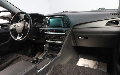 Hyundai Sonata VII, 2019 год, 1 709 000 рублей, 10 фотография