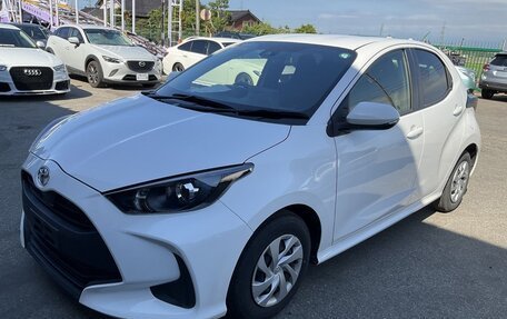 Toyota Yaris, 2022 год, 800 000 рублей, 8 фотография