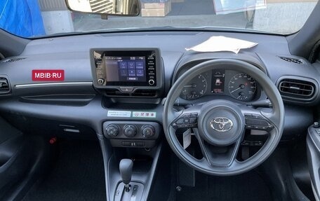 Toyota Yaris, 2022 год, 800 000 рублей, 9 фотография