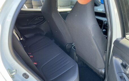 Toyota Yaris, 2022 год, 800 000 рублей, 14 фотография