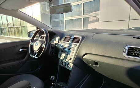 Volkswagen Polo VI (EU Market), 2016 год, 977 000 рублей, 6 фотография