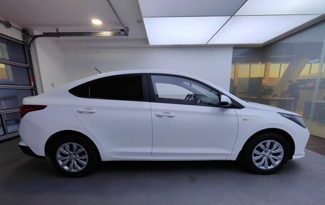 Hyundai Solaris II рестайлинг, 2021 год, 1 679 000 рублей, 5 фотография