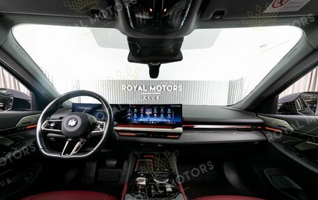 BMW 5 серия, 2024 год, 7 100 000 рублей, 6 фотография