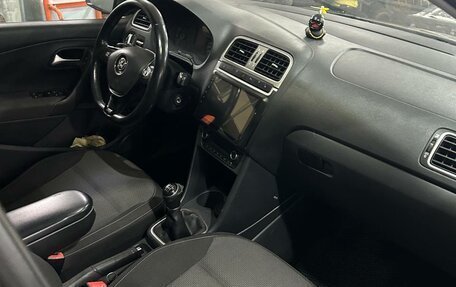 Volkswagen Polo VI (EU Market), 2018 год, 850 000 рублей, 5 фотография