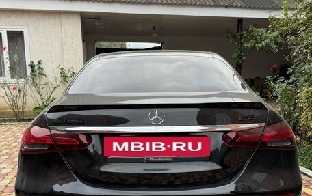 Mercedes-Benz E-Класс, 2022 год, 4 600 000 рублей, 3 фотография