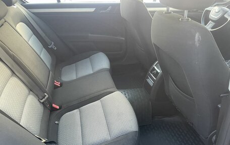 Skoda Superb III рестайлинг, 2012 год, 962 000 рублей, 11 фотография