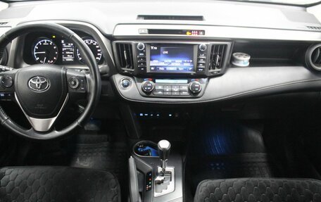 Toyota RAV4, 2018 год, 2 750 000 рублей, 19 фотография