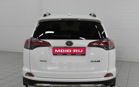 Toyota RAV4, 2018 год, 2 750 000 рублей, 9 фотография