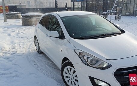 Hyundai i30 II рестайлинг, 2015 год, 800 000 рублей, 3 фотография