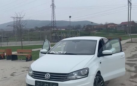 Volkswagen Polo VI (EU Market), 2016 год, 1 050 000 рублей, 3 фотография