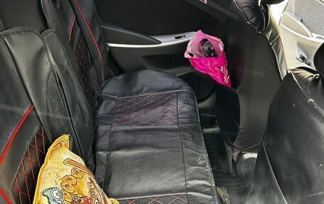 Hyundai Solaris II рестайлинг, 2012 год, 750 000 рублей, 6 фотография