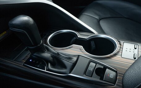 Toyota Camry, 2018 год, 2 835 000 рублей, 20 фотография