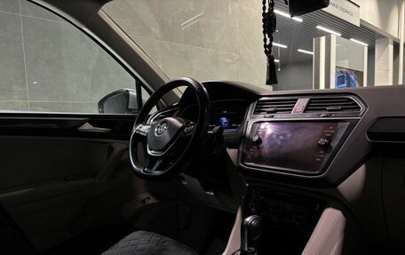 Volkswagen Tiguan II, 2017 год, 2 700 000 рублей, 14 фотография