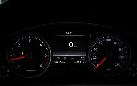 Volkswagen Touareg III, 2016 год, 2 390 000 рублей, 16 фотография