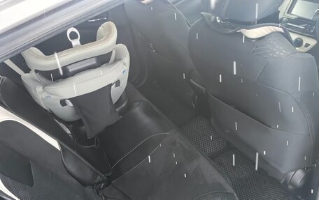 Toyota Prius IV XW50, 2016 год, 1 500 000 рублей, 2 фотография