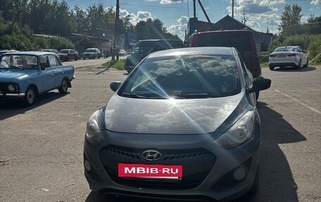 Hyundai i30 II рестайлинг, 2013 год, 800 000 рублей, 2 фотография