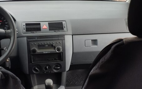 Skoda Fabia I, 2001 год, 320 000 рублей, 10 фотография