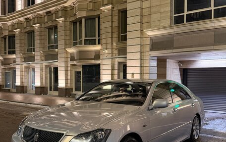 Toyota Crown, 2004 год, 1 630 000 рублей, 2 фотография